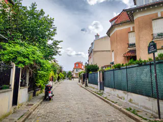 [Campagne à Paris](https://fr.wikipedia.org/wiki/Campagne_%C3%A0_Paris)
