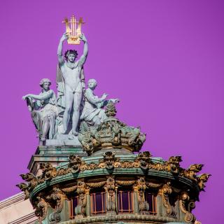 Les statue du toit de [l'opéra garnier](https://fr.wikipedia.org/wiki/Op%C3%A9ra_Garnier)