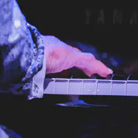 Makoto Ozone's hand playing piano