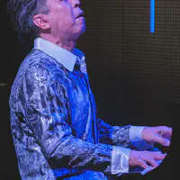Makoto Ozone transcending 